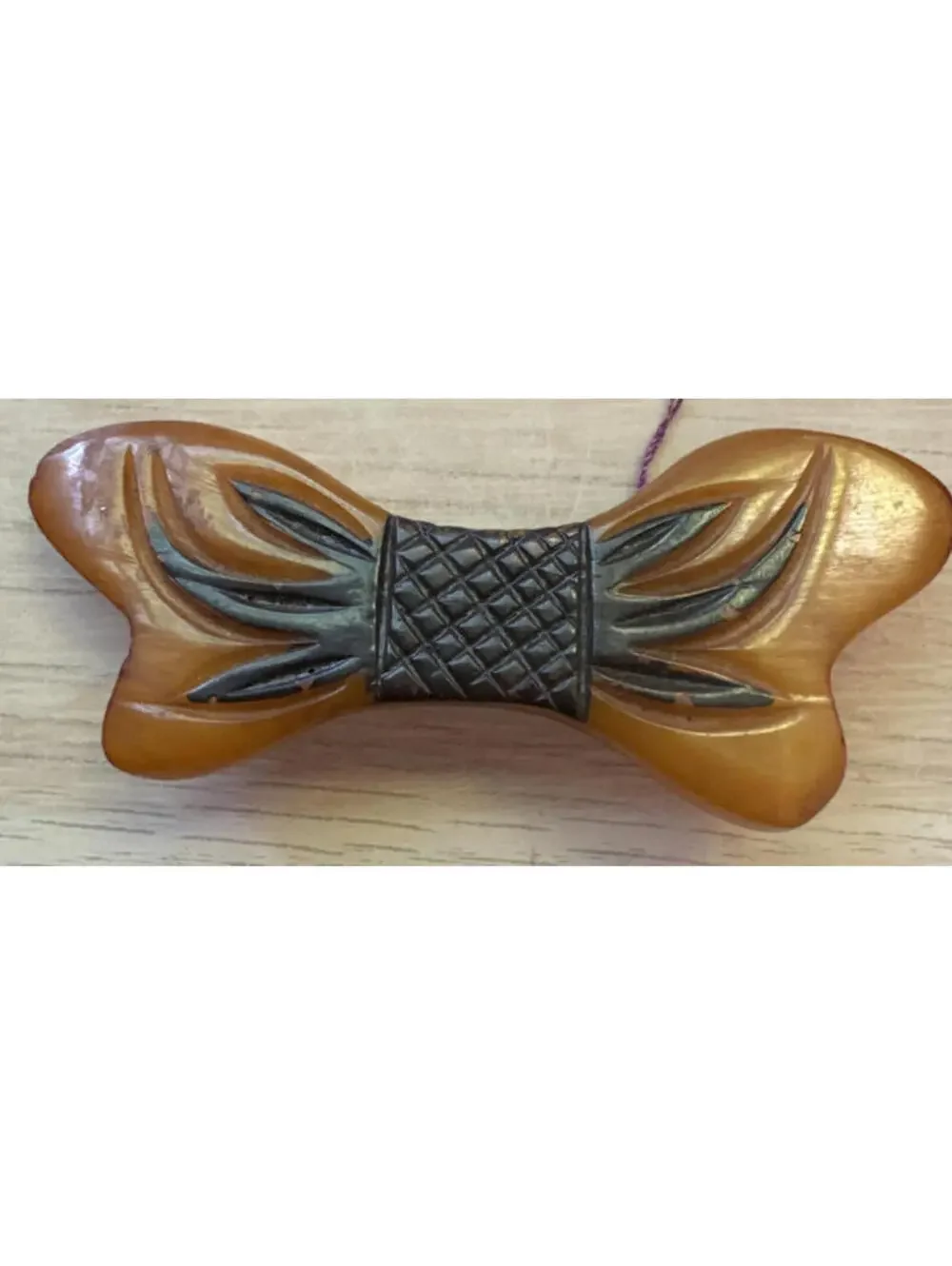 Vintage Carved Bakelite Butterscotch Yellow Brown Bow Brooch Pin Tested - Picture 2 of 6